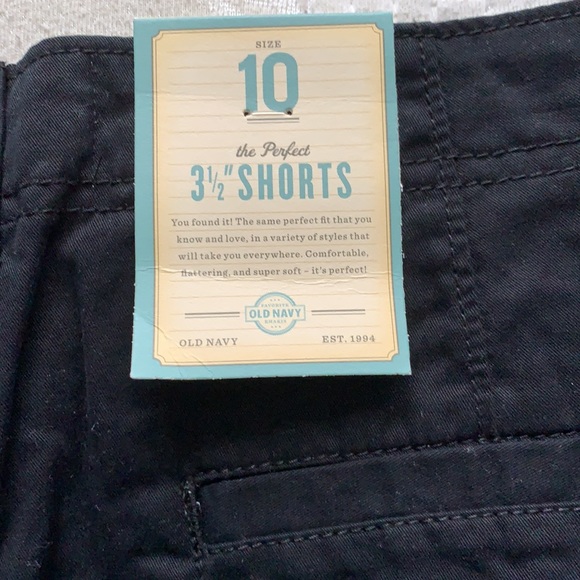 Shorts - Picture 3 of 4